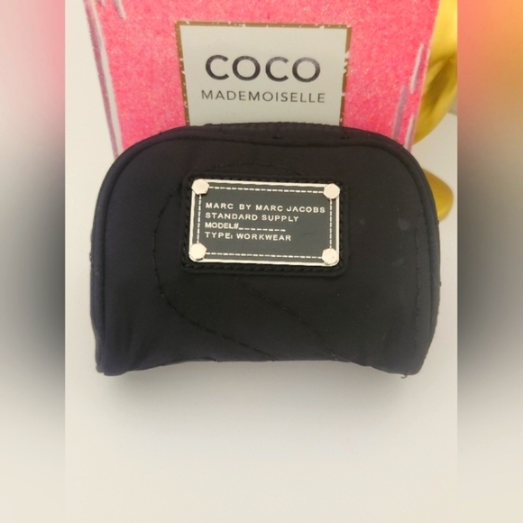 Marc By Marc Jacobs Black Cosmetic Bag - Picture 2 of 11